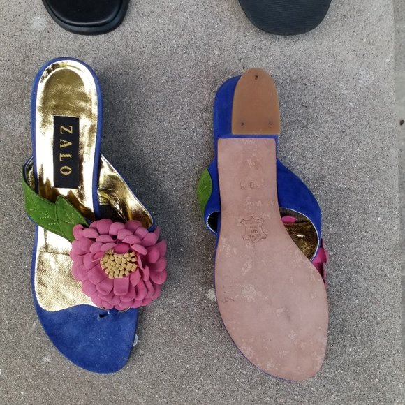 Sandals - Picture 1 of 2